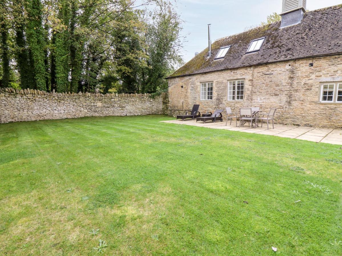 The Clock Tower Villa South Cerney Exterior photo